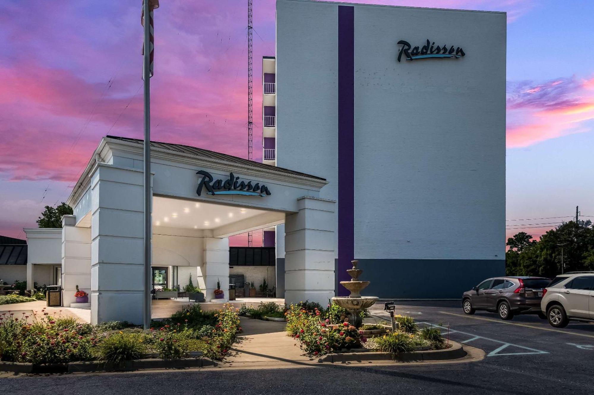 Radisson Hotel Grand Rapids Riverfront Dış mekan fotoğraf