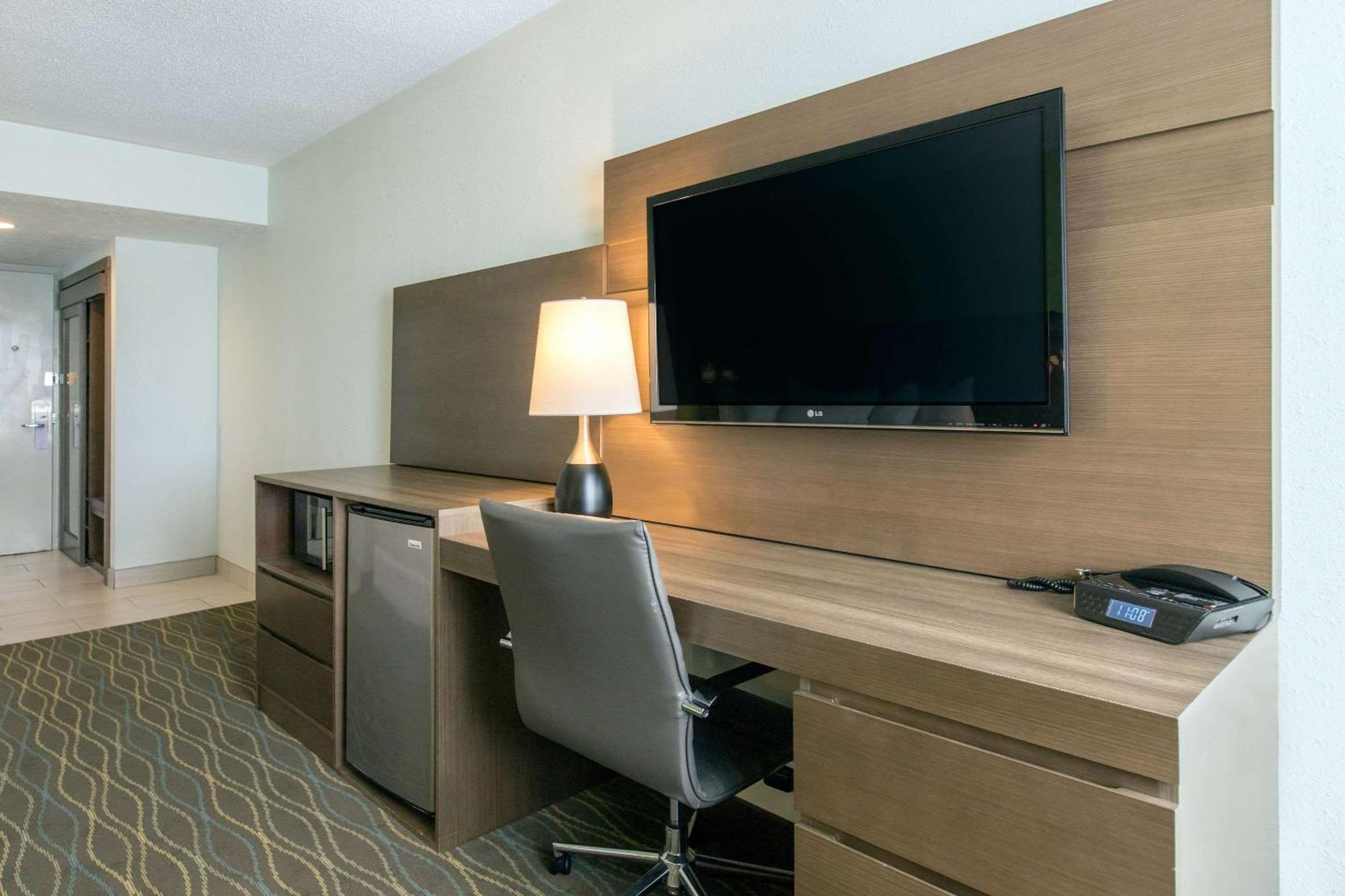 Radisson Hotel Grand Rapids Riverfront Dış mekan fotoğraf