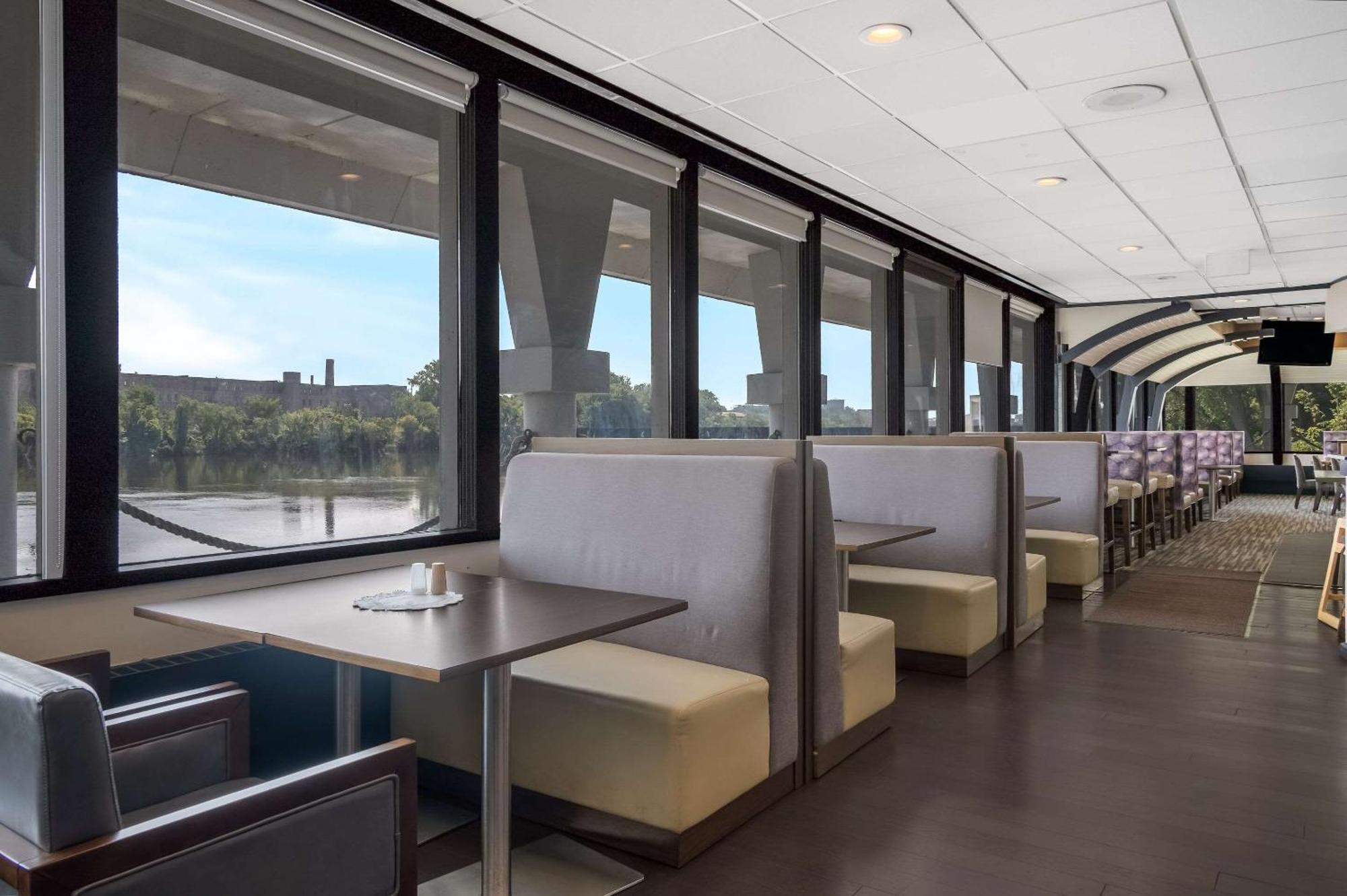 Radisson Hotel Grand Rapids Riverfront Dış mekan fotoğraf
