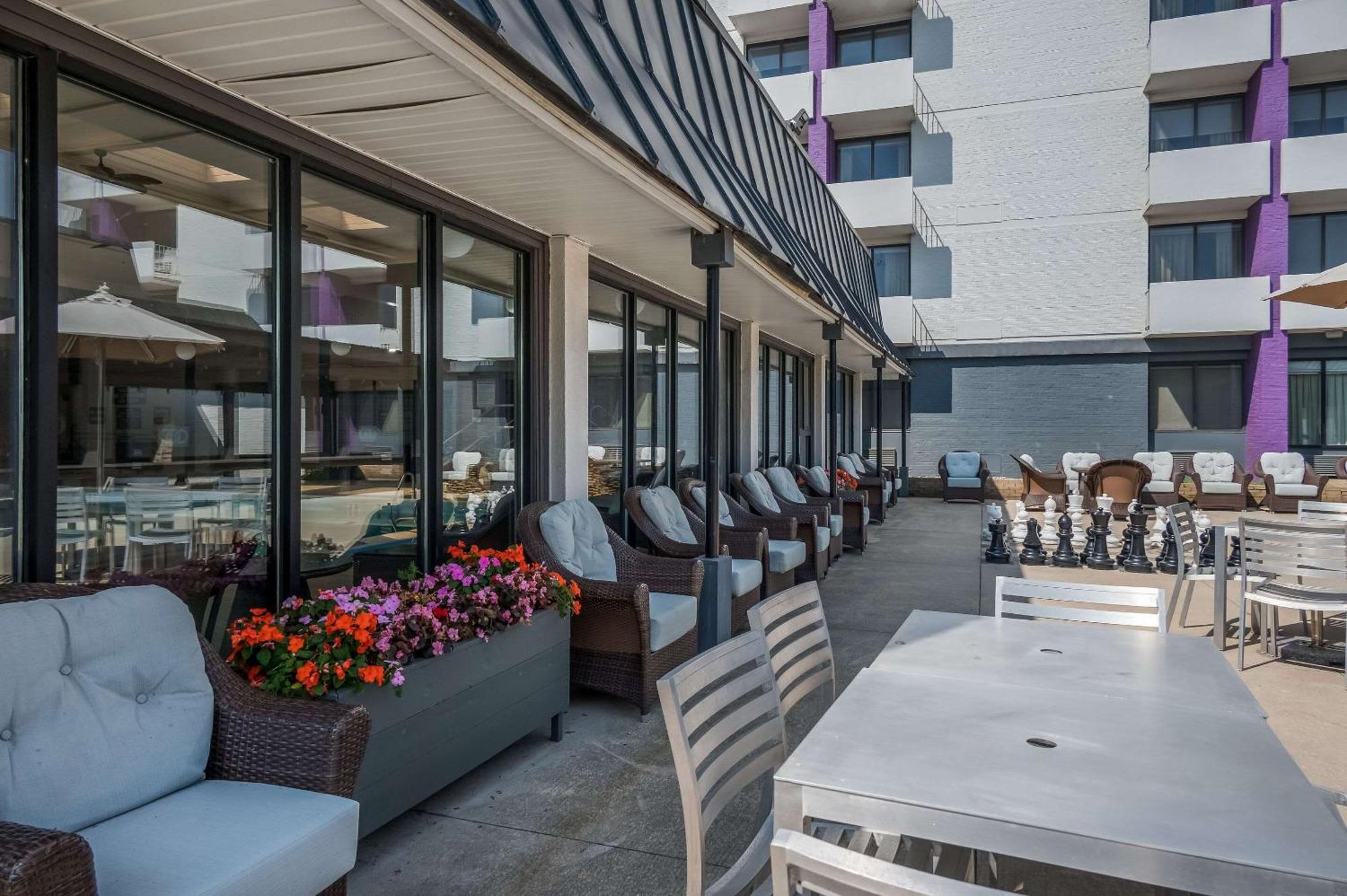 Radisson Hotel Grand Rapids Riverfront Dış mekan fotoğraf