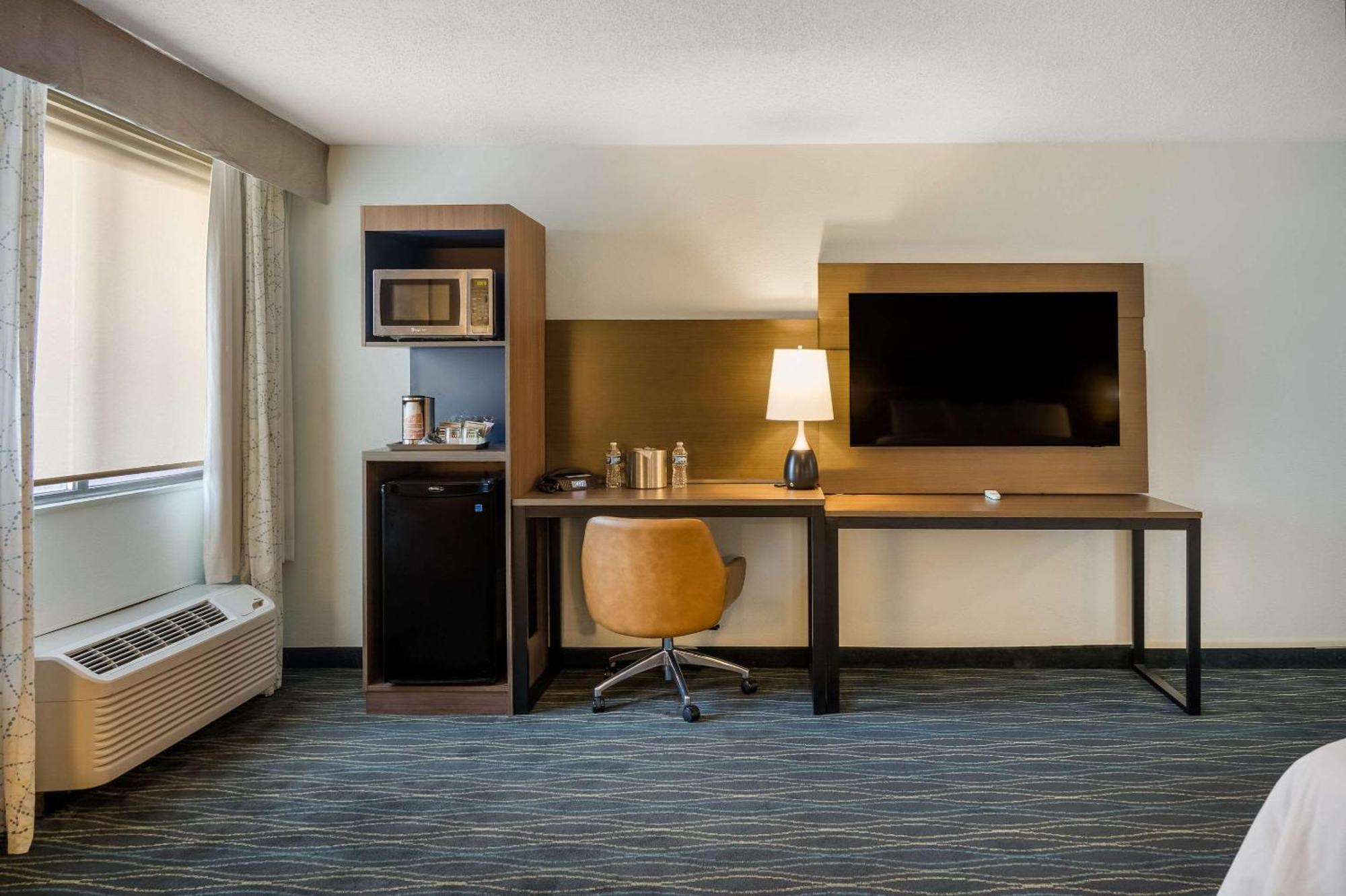 Radisson Hotel Grand Rapids Riverfront Dış mekan fotoğraf