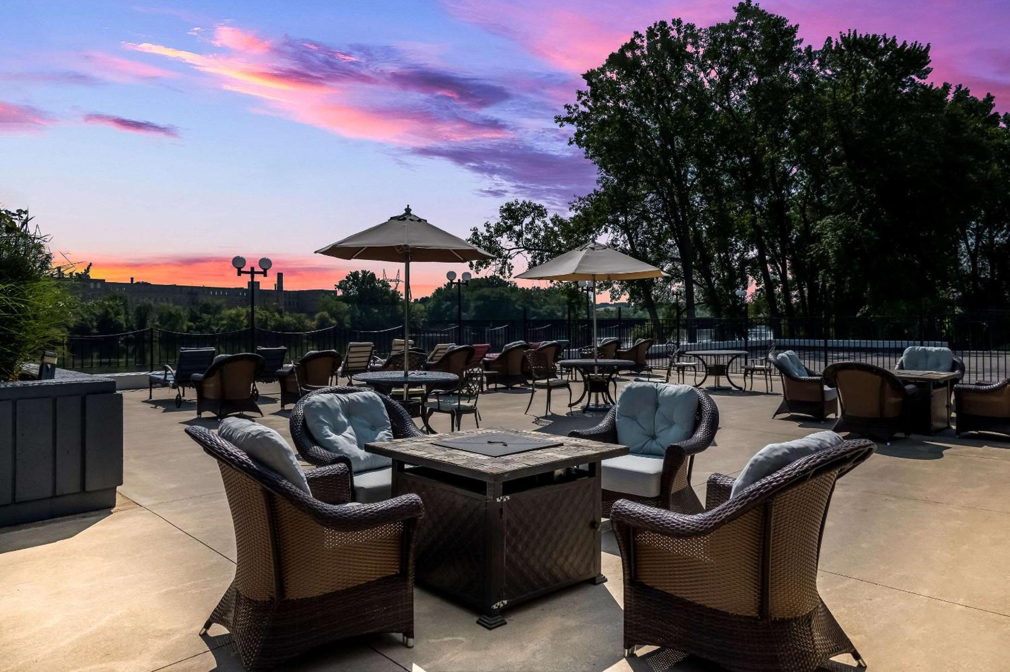 Radisson Hotel Grand Rapids Riverfront Dış mekan fotoğraf