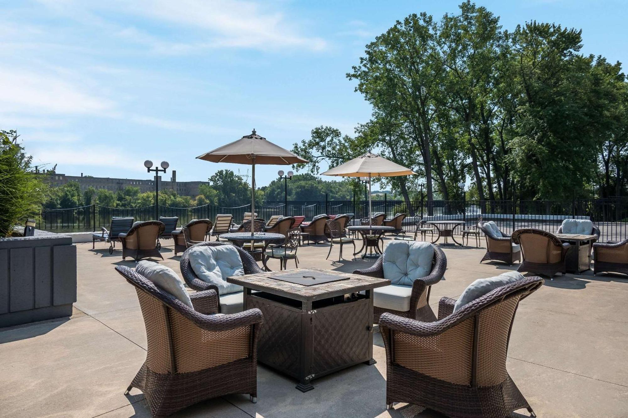 Radisson Hotel Grand Rapids Riverfront Dış mekan fotoğraf